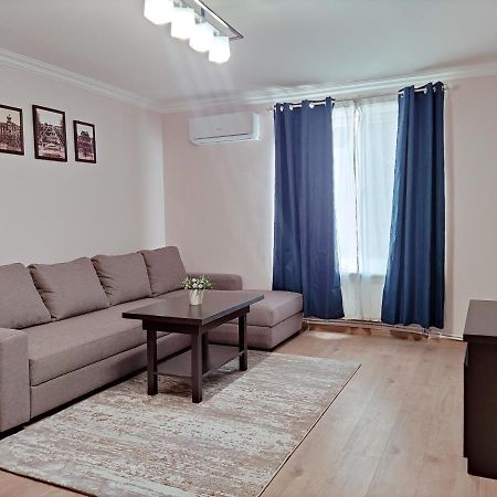 Renovated 1 Bedroom With King Size Bed In Kentron Jerevan Buitenkant foto