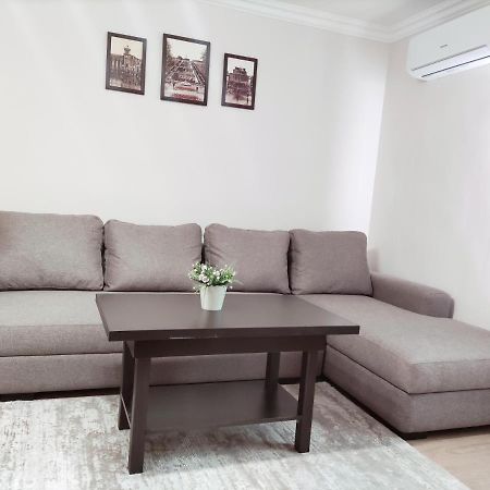 Renovated 1 Bedroom With King Size Bed In Kentron Jerevan Buitenkant foto