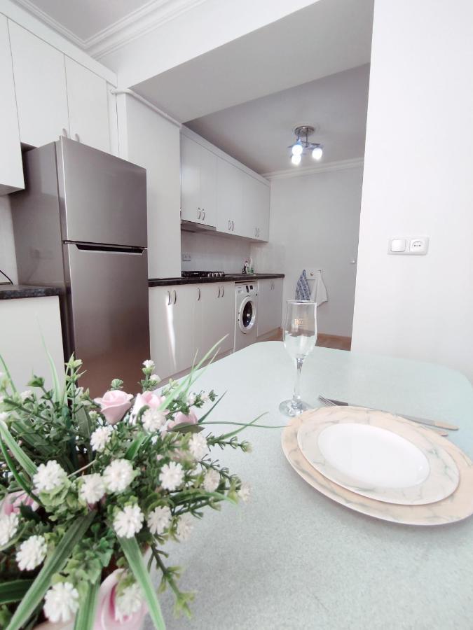 Renovated 1 Bedroom With King Size Bed In Kentron Jerevan Buitenkant foto