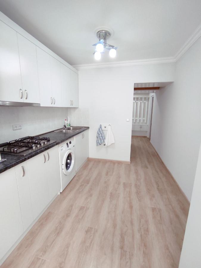 Renovated 1 Bedroom With King Size Bed In Kentron Jerevan Buitenkant foto