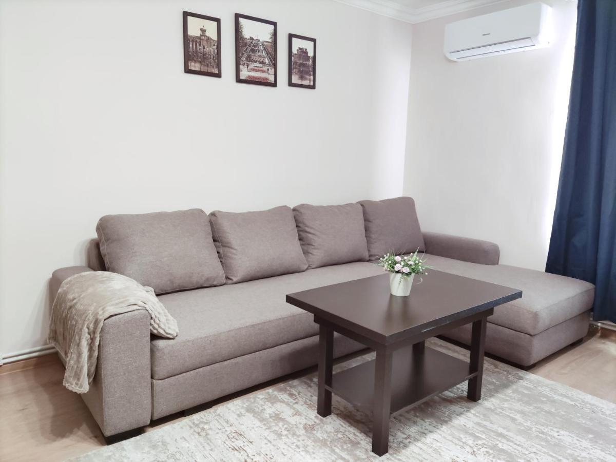 Renovated 1 Bedroom With King Size Bed In Kentron Jerevan Buitenkant foto